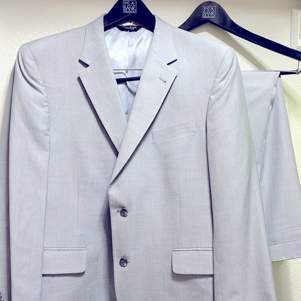 Jos A Banks Signature Gold Platinum Color Suit